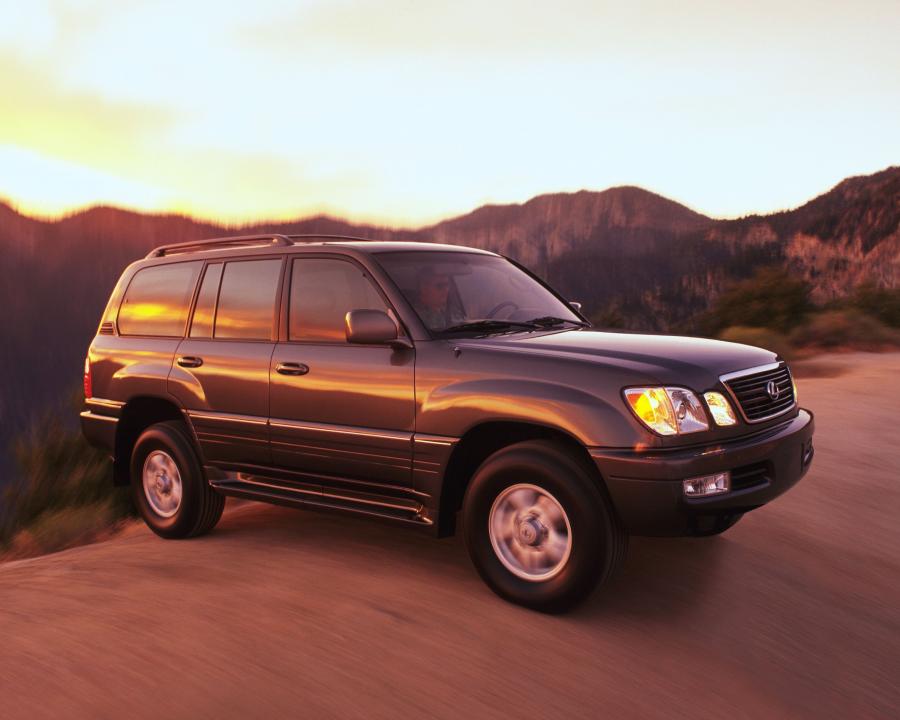  Lexus LX470 1998 года  (фото 18 из 44)